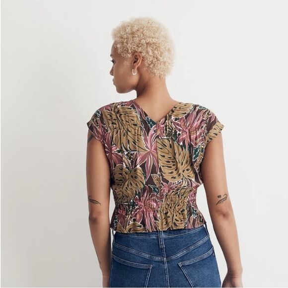 Madewell Shirred Cap-Sleeve Top in Brushstroke Monstera - Picture 6 of 6